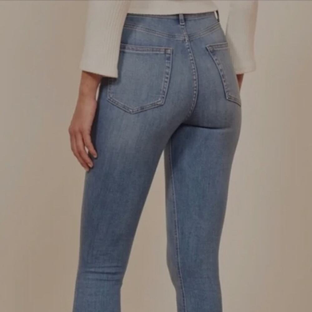 NWOT Reformation "High and Skinny Crop" Denim Jeans in Barbados Wash Size 31